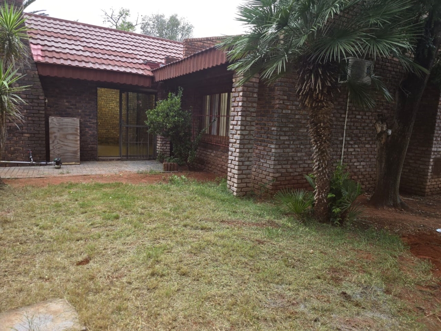 To Let 6 Bedroom Property for Rent in Kuruman Northern Cape